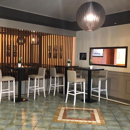 צ'יאמפינו Hotel Palacavicchi מראה חיצוני תמונה