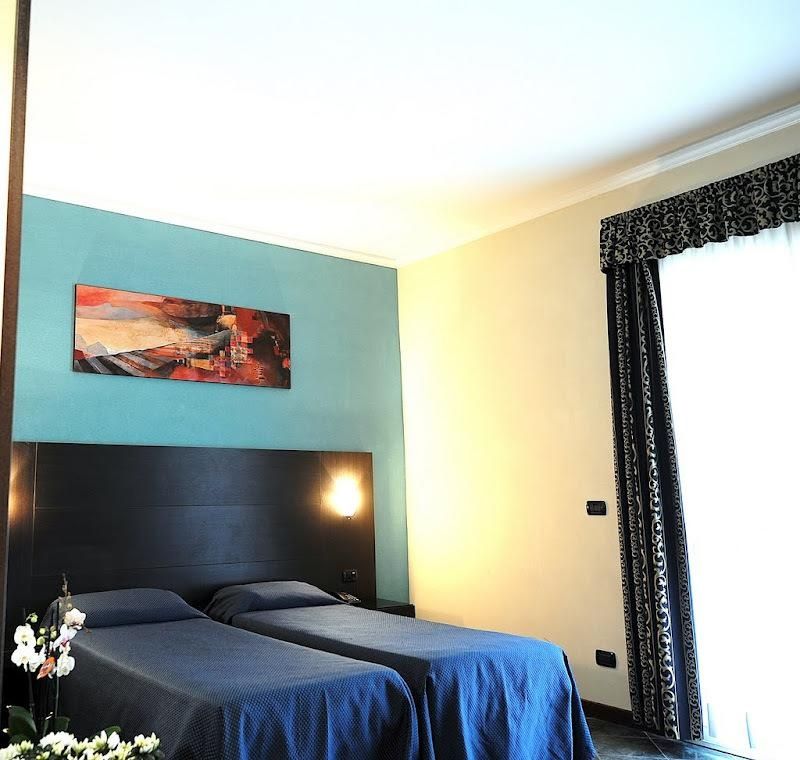 צ'יאמפינו Hotel Palacavicchi מראה חיצוני תמונה
