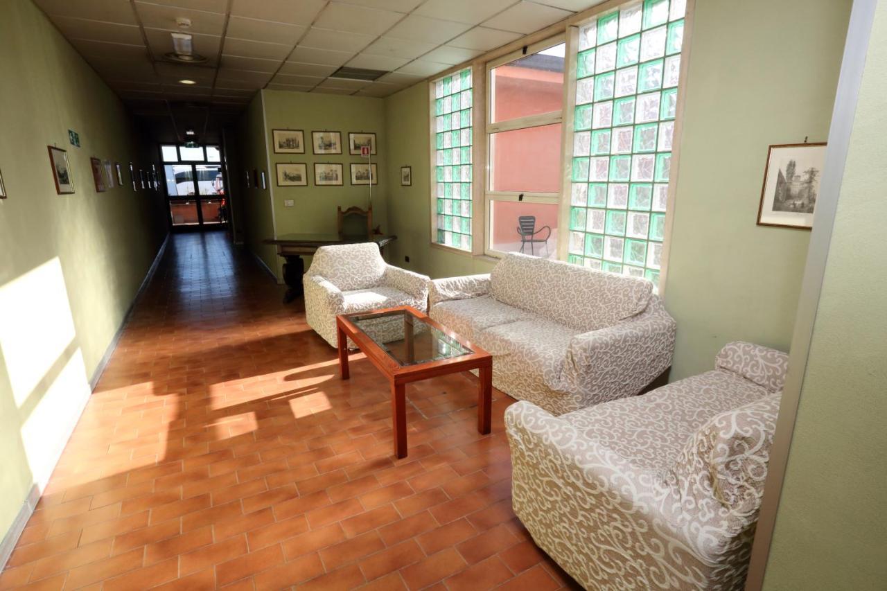 צ'יאמפינו Hotel Palacavicchi מראה חיצוני תמונה
