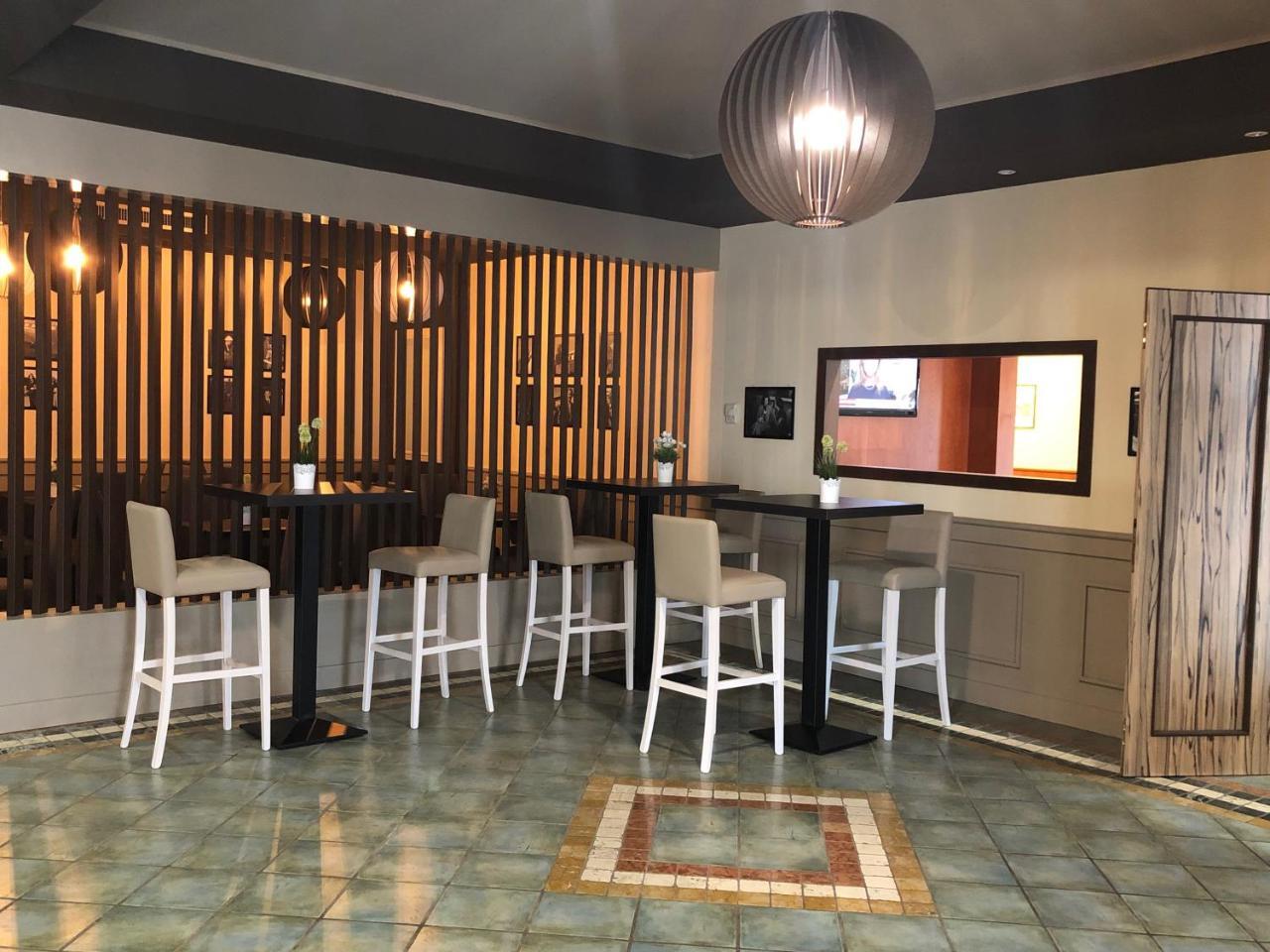 צ'יאמפינו Hotel Palacavicchi מראה חיצוני תמונה