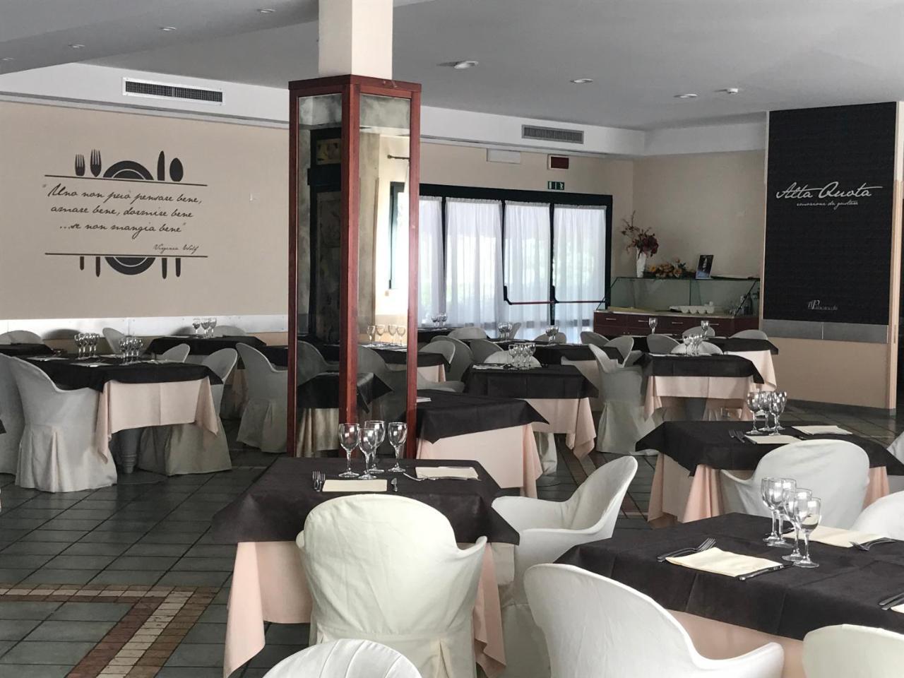 צ'יאמפינו Hotel Palacavicchi מראה חיצוני תמונה